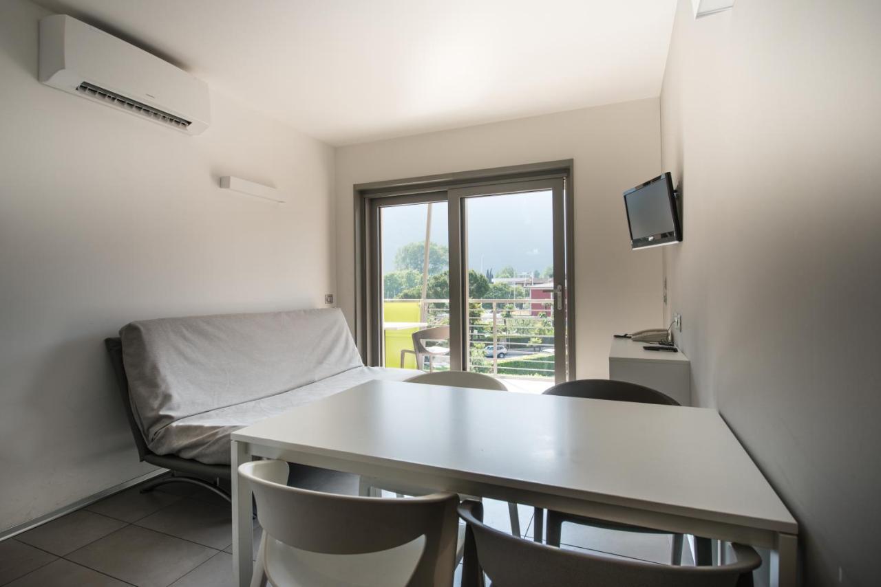 Residence Centro Vela Riva del Garda Luaran gambar