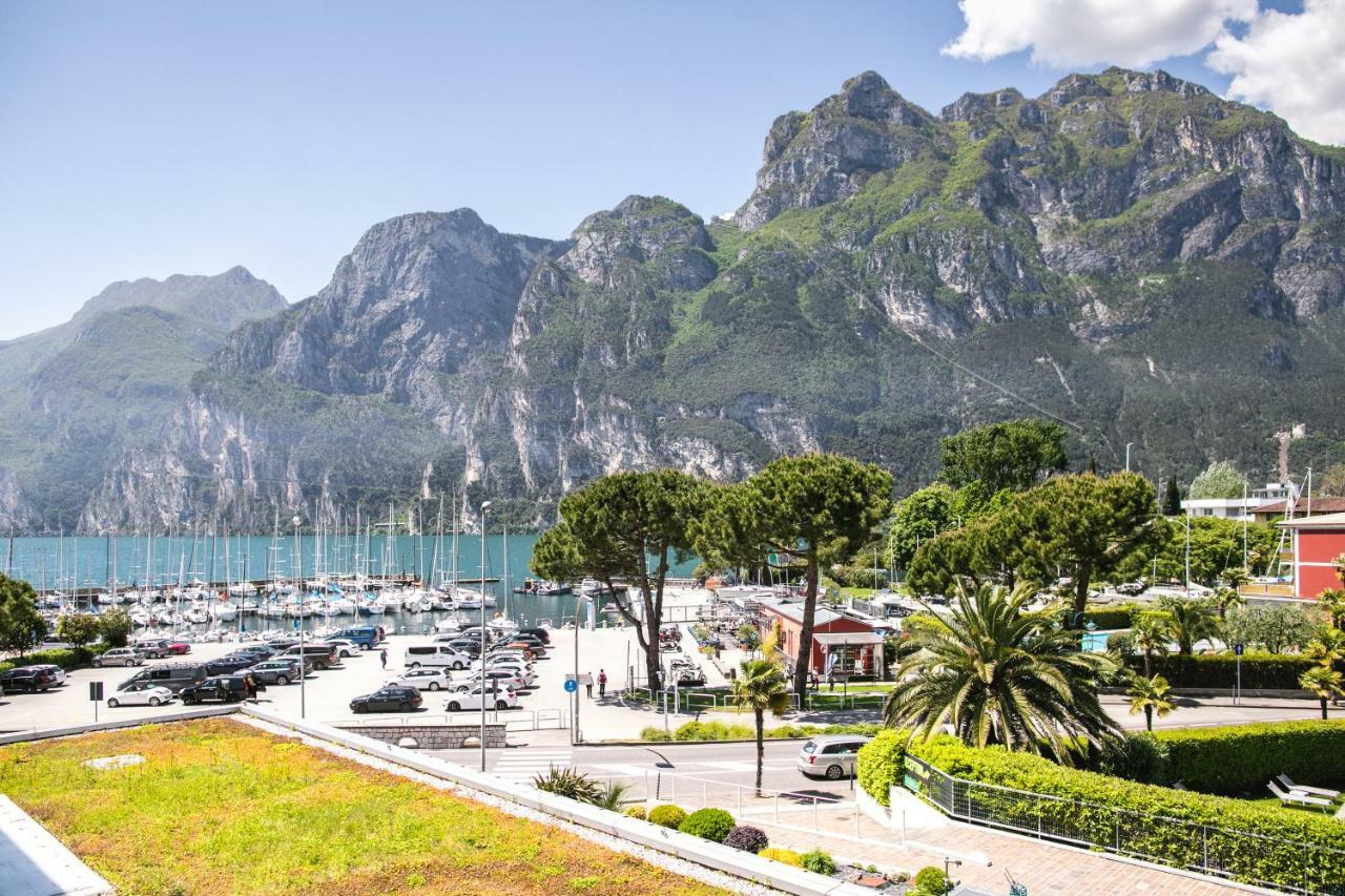Residence Centro Vela Riva del Garda Luaran gambar